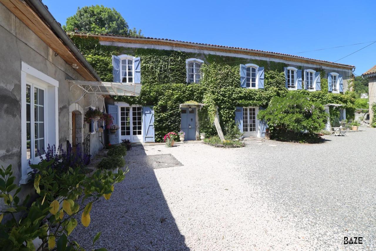 Centre De Bien-Etre Et Ses Chambres D'Hote Villeneuve-de-Rivière Dış mekan fotoğraf